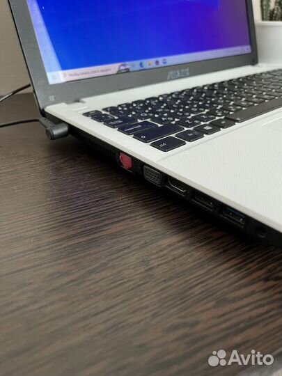 Ноутбук asus