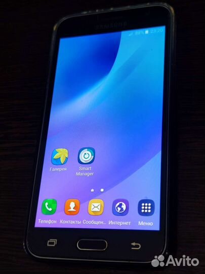 Телефон Samsung J320F