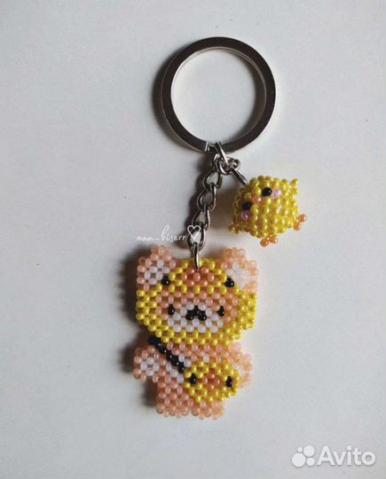 Брелок из бисера ручной работы