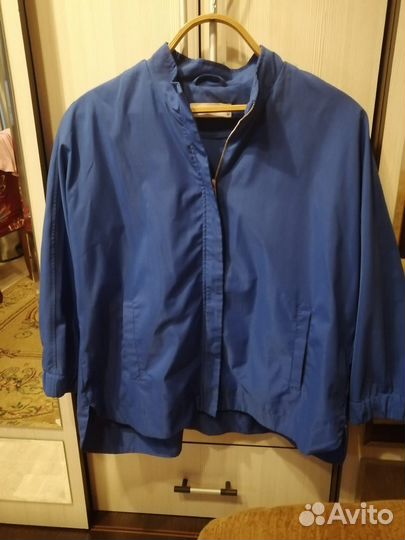 Ветровка женская