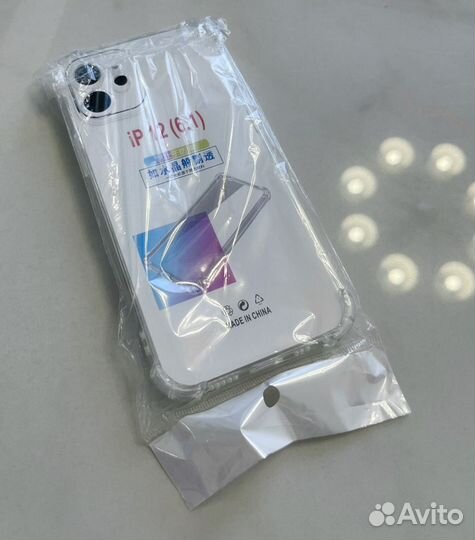 Чехол на iPhone 12