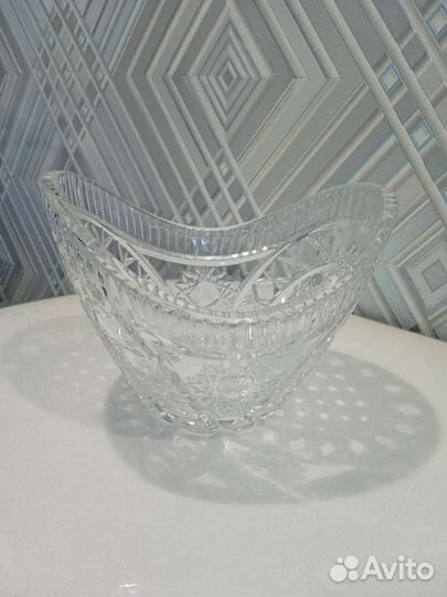 Хрустальная ваза