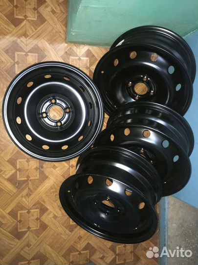 Диски r15 4x100 штампованные новые