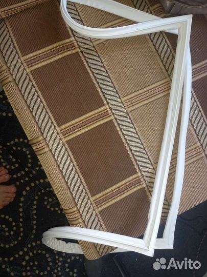 Уплотнитель резинка на холодильник в паз 56*71