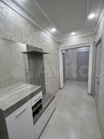 2-к. квартира, 68 м², 1/10 эт.