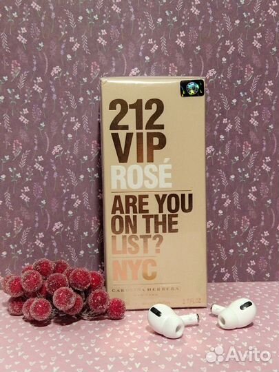 Парфюмерная вода Carolina Herrera 212 Vip Rosé