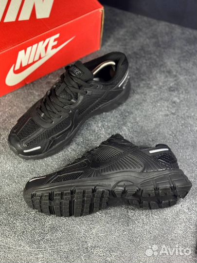 Кроссовки nike air zoom vomero 5