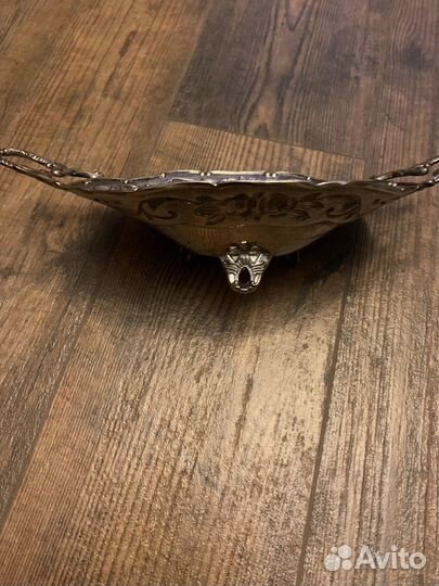 Хрустальные и фарфоровые тарелки