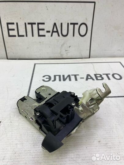 Замок крышки багажника Audi A3 8P 2010