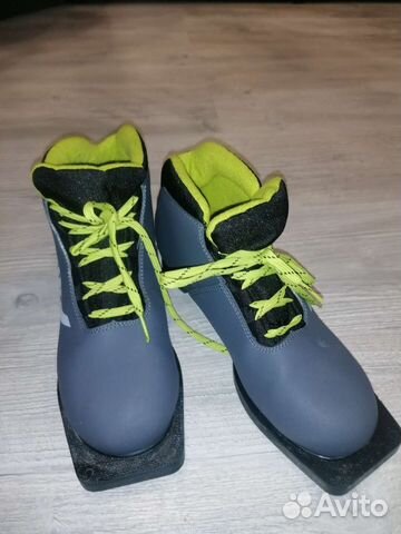 Лыжные ботинки 38 размер крепление 75мм