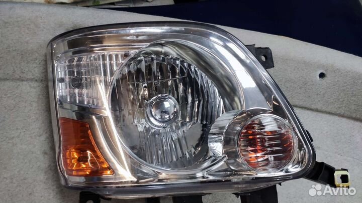 Фара Foton Aumark