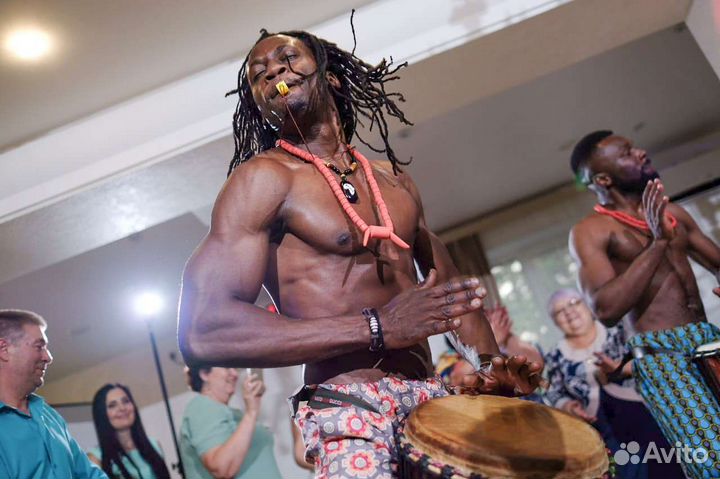 Яркое Африканское Барабанное Шоу на Праздник