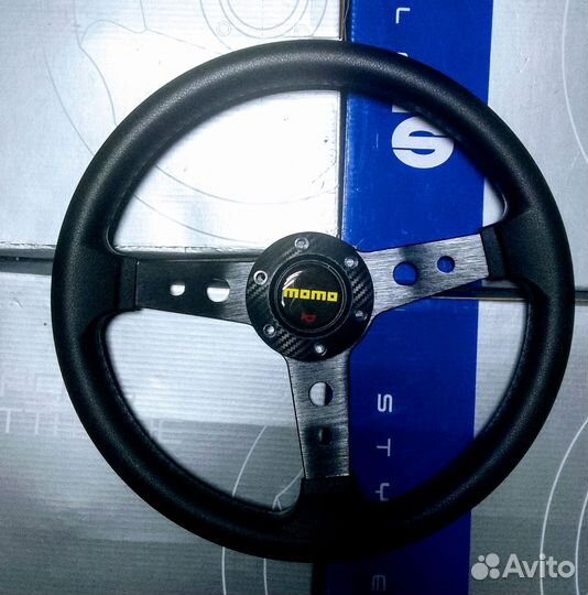 Спортивный руль момо