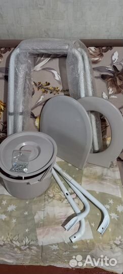 Продам кресло - стул с санитарным оснащением новый