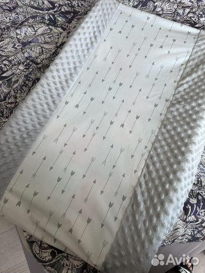 Пеленальная доска на кроватку