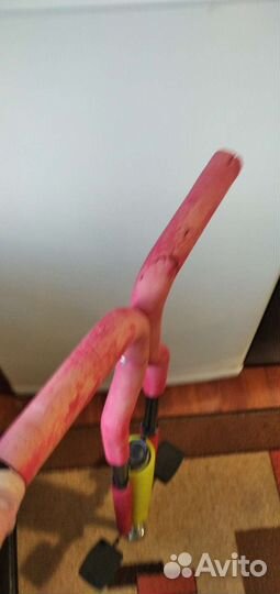 Кузнечик стальной (вес до 40 кг), цвет красный