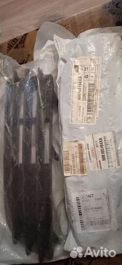 Молдинги переднего бампера митсубиси кольт