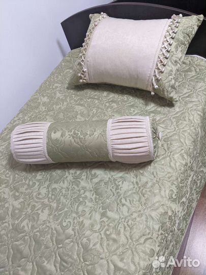 Покрывало двустороннее + подушка + валик