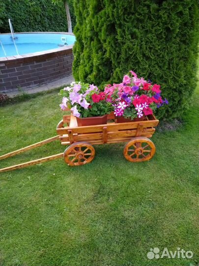 Декоративная телега в сад