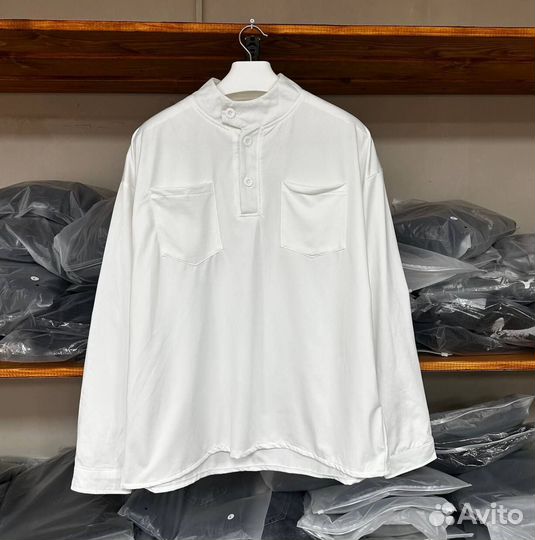 Рубашка This Vetements-type shirt is perfect for a