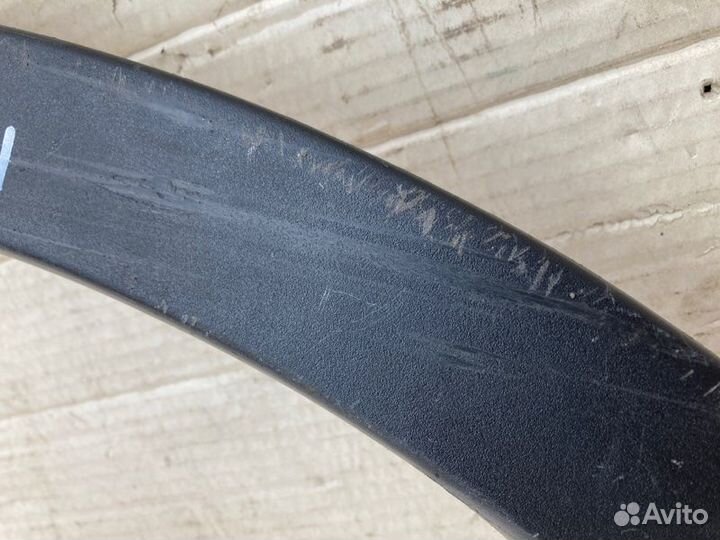 Накладка крыла задняя левая Toyota Rav4 40