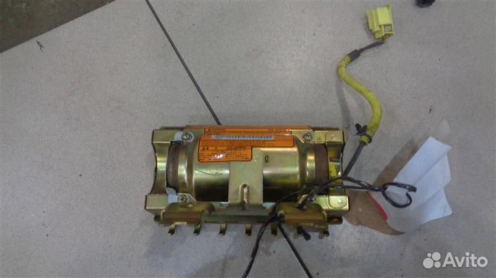 Подушка безопасности пассажирская в торпедо Nissa