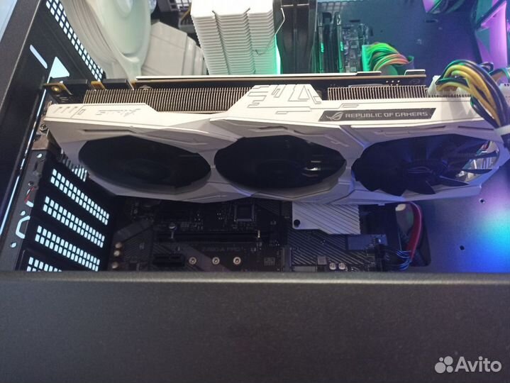 Asus Strix GTX 1080 8GB (белая)