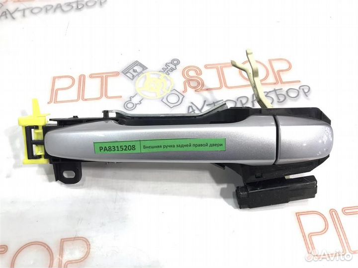 Внешняя ручка задней правой двери Toyota prius ZV