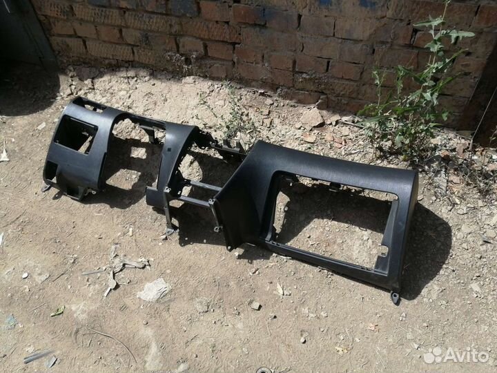 Нижняя часть торпедо Toyota Corolla E120