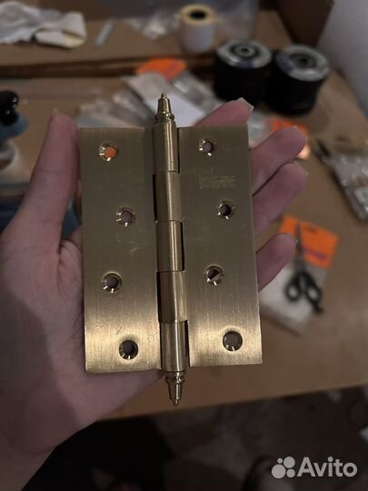 Петли для дверей