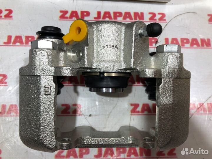 Суппорт задний правый Toyota Rav4 ACA21