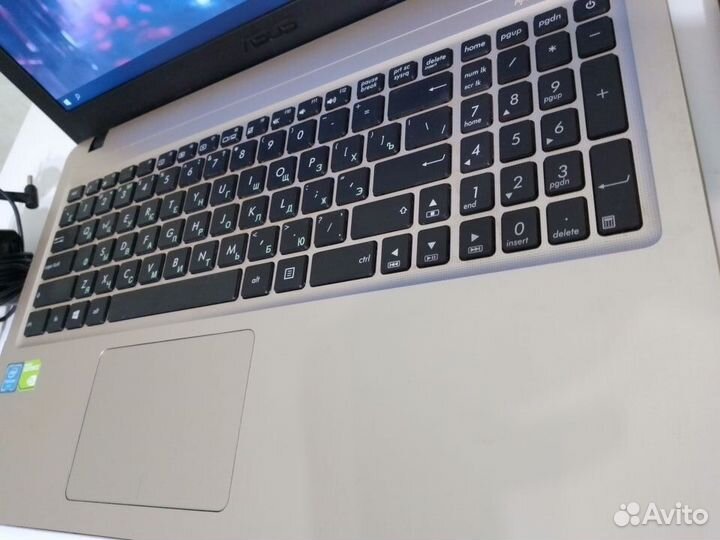 Игровой с 2 видеокартами 4ядра/500Gb ноутбук Asus