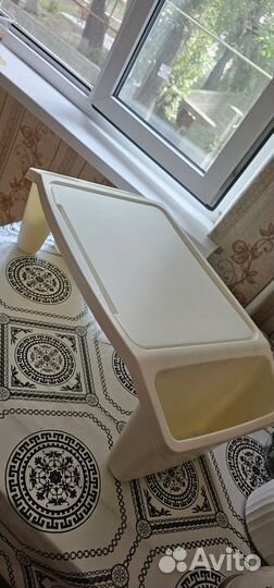 Стол для завтрака в постель