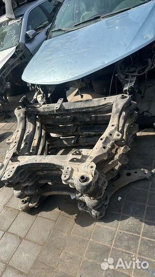 Передние подрамники на Toyota Camry V 50 55