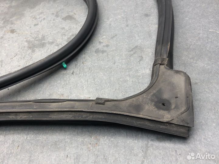 Передний правый уплотнитель двери Aveo t300