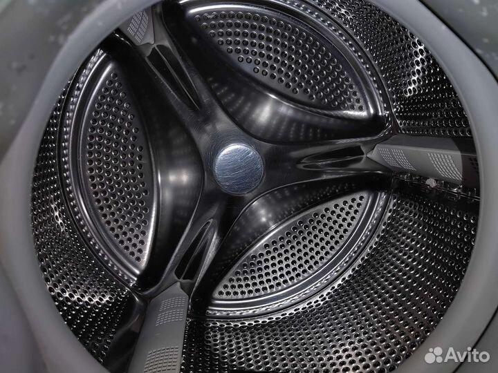 Стиральная машина Bosch WFF 1200. Рабочая