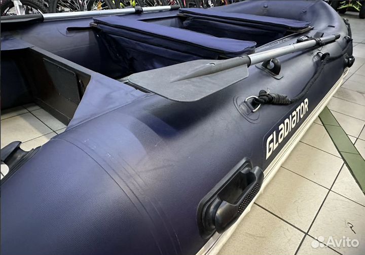 Надувная лодка gladiator C 370 DP синяя Б/У