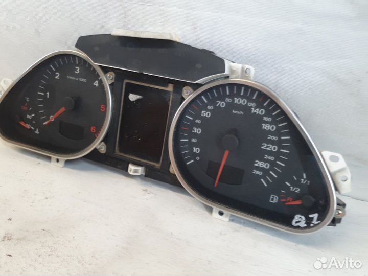 Панель приборов Audi Q7