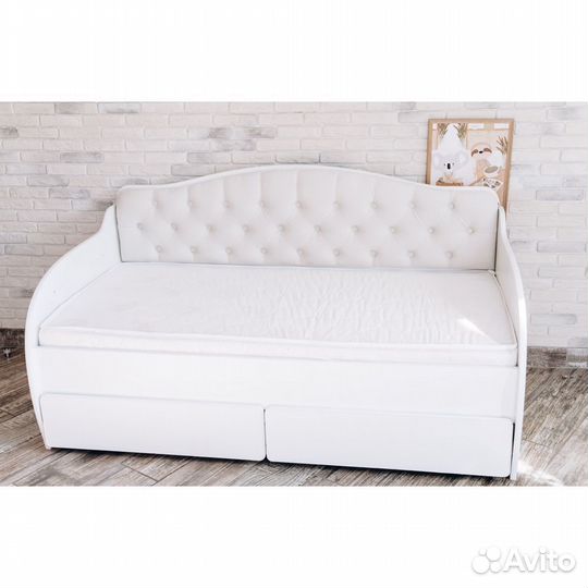 Детская кровать -тахта с мягкой спинкой