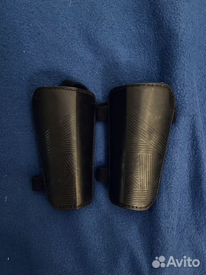 Щитки футбольные детские