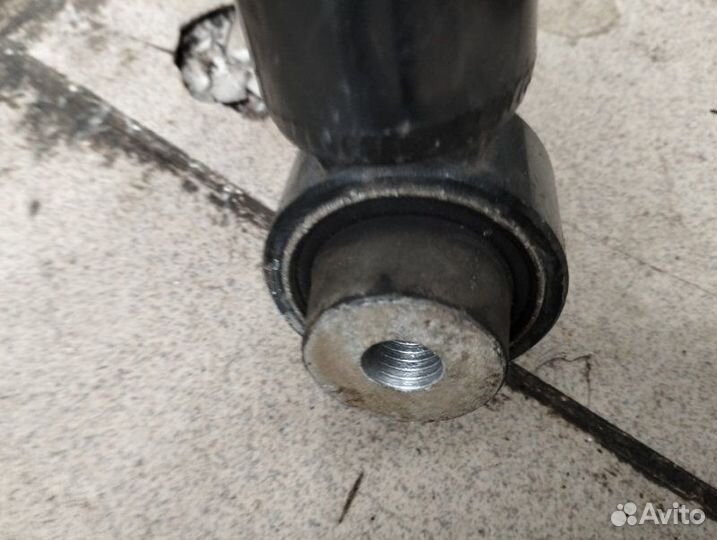 Амортизатор подвески задний правый Land Rover