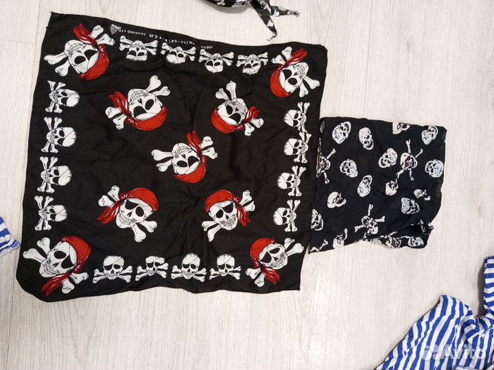 Пиратская шляпа, пиратский флаг, сабля