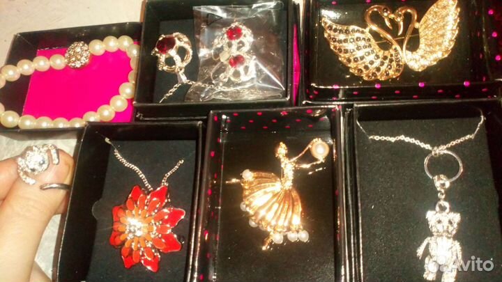 Броши, бижутерия Эйвон Avon