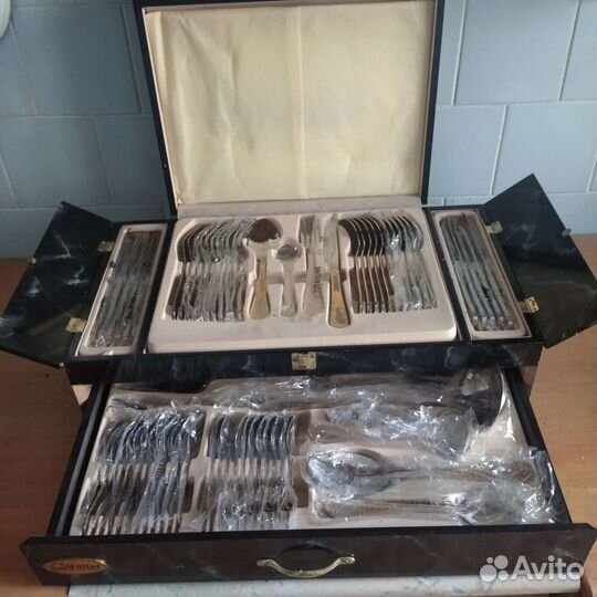 Набор столовых приборов на 12 персон, 72 предмета