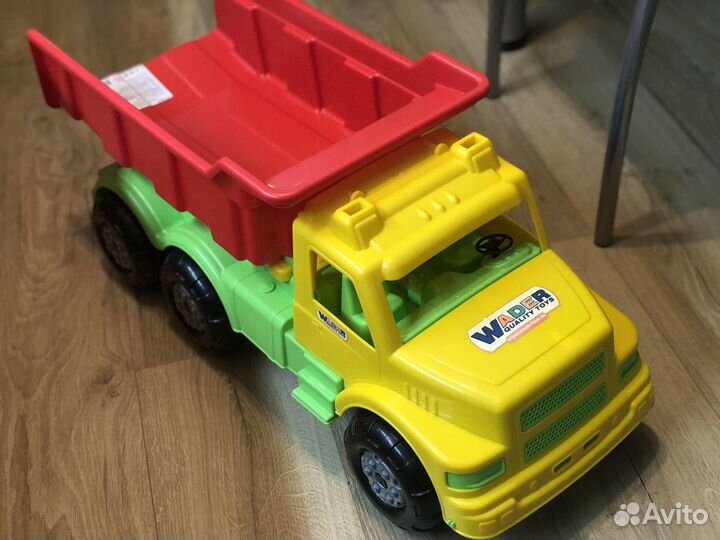 Игрушка грузовик