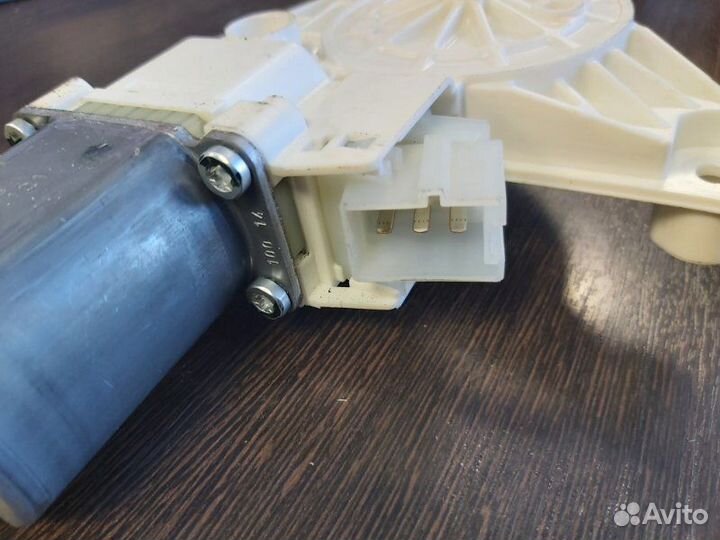 Стеклоподъемник задний левый Mercedes Gl 500