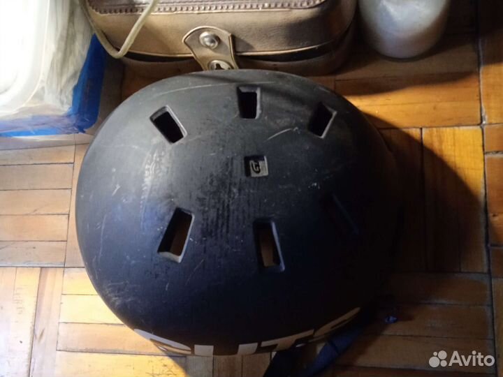 Шлем, наколенника, налокотники