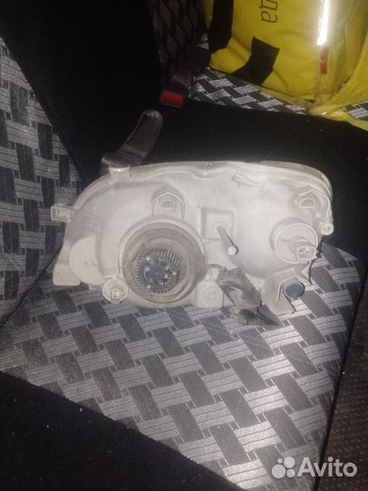 Фара передняя левая