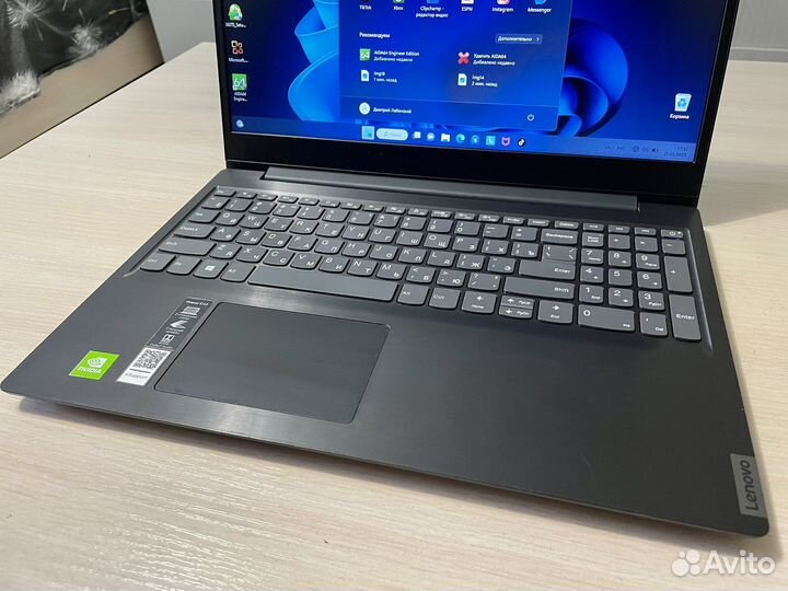 Lenovo i3-8130U Geforce MX110