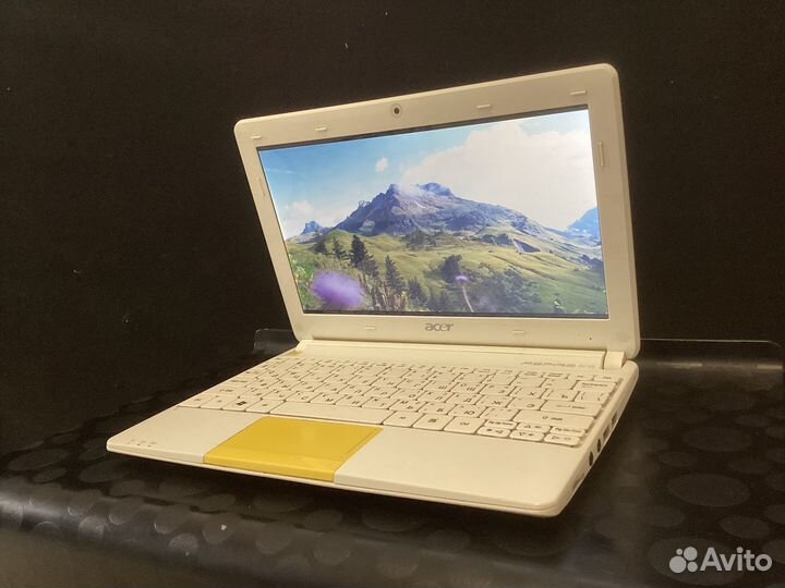 Нетбук Acer Aspire One happy2-N578Qyy